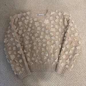 Zara Cream Floral Appliqué Size Medium Women's Sweater